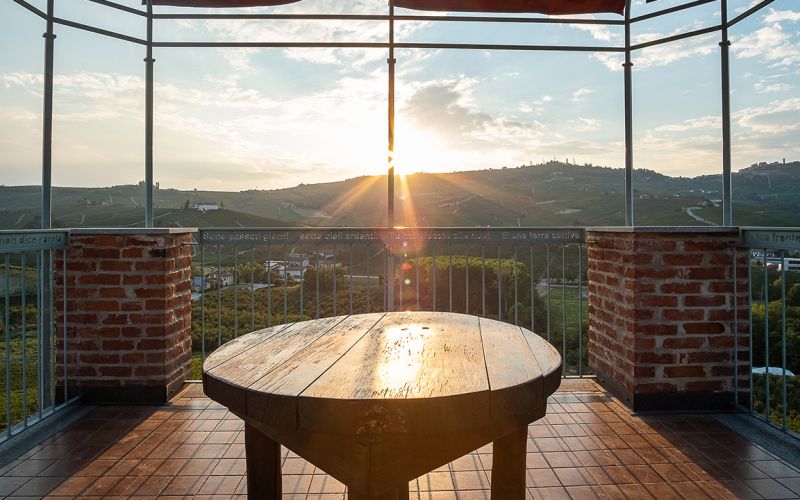 Esclusivo Tour nel Barolo con Partenza da Firenze